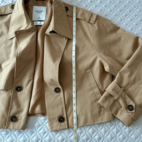 Abercrombie & Fitch Relaxed Short Trench Coat. XL - Picture 10 of 11